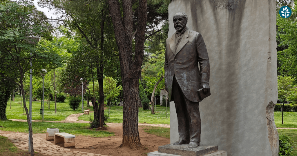 skopje statue, balkan trips, balkan tours